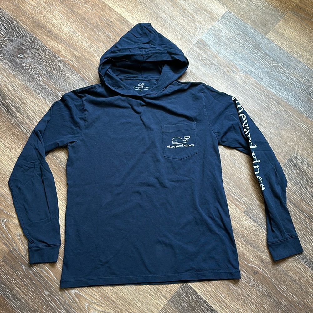 Navy Vineyard Vines hooded tee